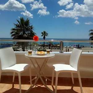 https://nuevo-roca-chica-primera-linea-playatorremolinos.hotelsinnerja.org